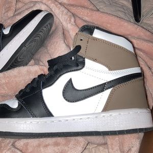 Jordan 1 reps dark mocha